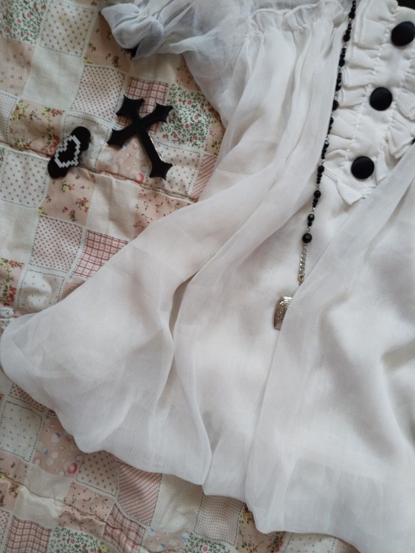 Sheer babydoll white top (Category: Others Tops) located in Cebu City. Submitted by thrift_with_anjel (Listing ID 1469523869, Image 2). Description: ❀.ೃ࿔Sheer babydoll top❀.ೃ࿔* 🌹Brand: nobrand 🌸Bust: 34-42 🌸Waist: 32-46 🌸Lenght: 24 🌷Mine: 580(AU).
