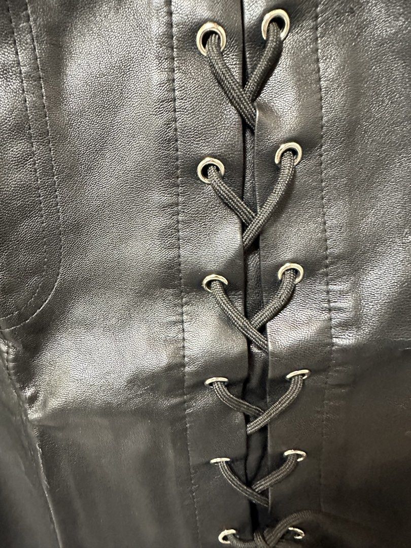 SHEIN Black Leather Skirts (Category: Skirts) located in Quezon City. Submitted by jeydeegmr (Listing ID 1469453122, Image 2). Description: Size small Waist 25-28 .
