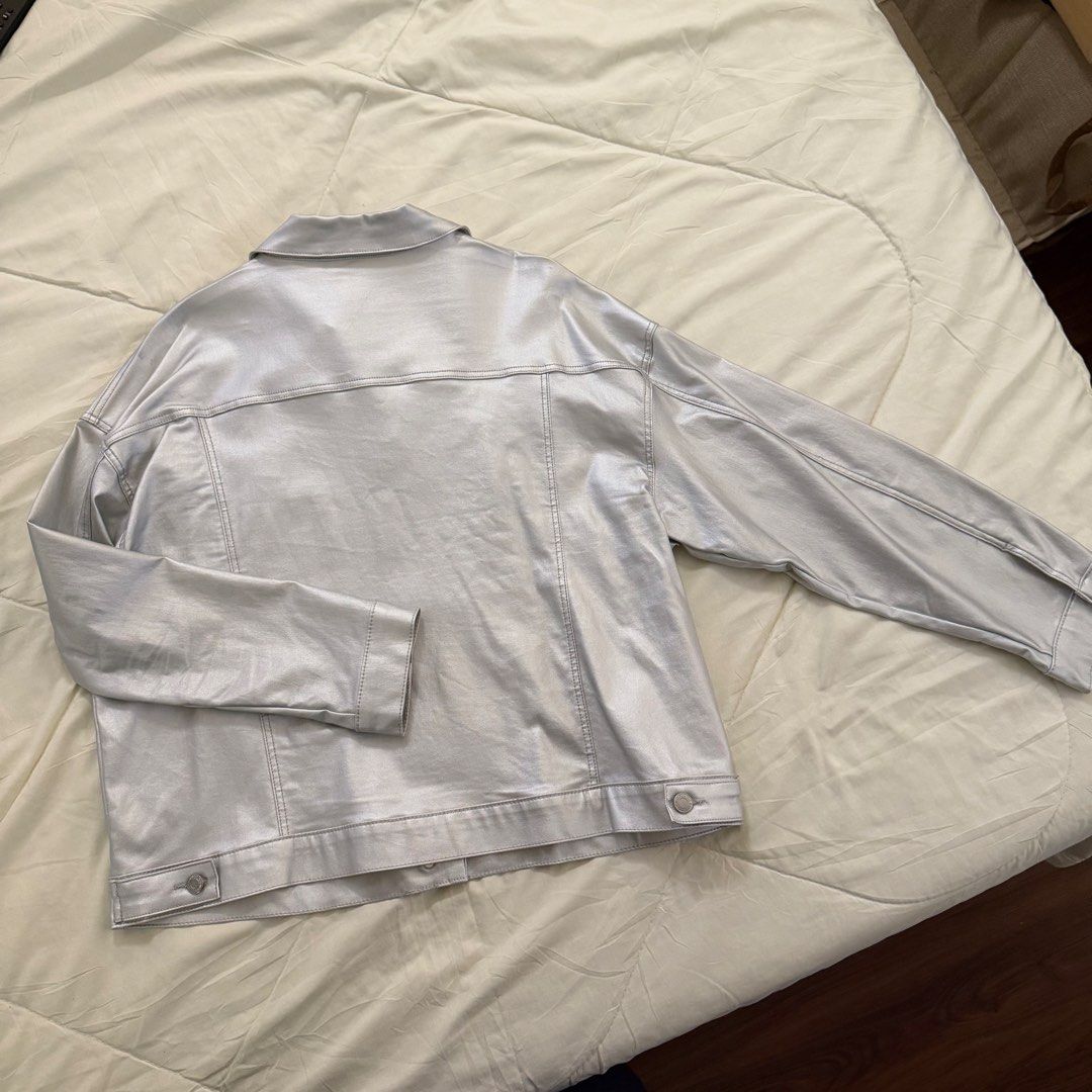 SHEIN Curve 2XL Metallic Silver Denim Jacket Plus Size (Category: Coats, Jackets and Outerwear) located in Paranaque City. Submitted by marjjjj_ (Listing ID 1469463328, Image 2). Description: - Brand/Model: Shein Curve Metallic Silver Jacket - Features: Button-down front, chest pockets, and structured collar Used once only NO FLAWS Light weight fabric .