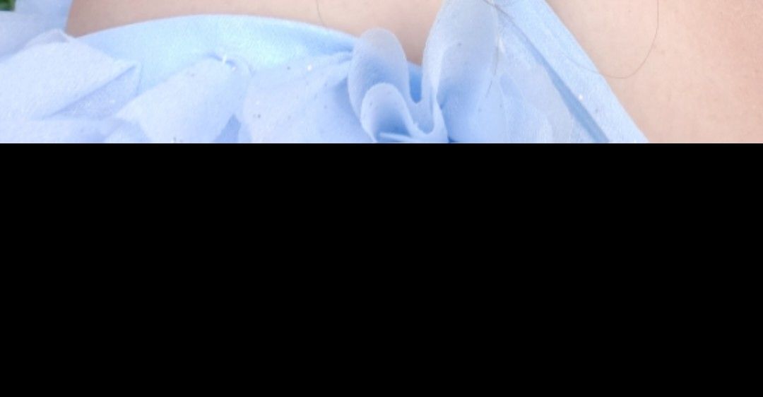 Shein Gown (Category: Evening dresses & gowns) located in Caloocan City. Submitted by fimanuel (Listing ID 1469535332, Image 1). Description: selling my gown only used once this October for my ninang era❤️🥰 bought last September at Shein online almost new sparkling fabric Size Xl for only P 1390.00 original price 2240.00 rfs no storage.