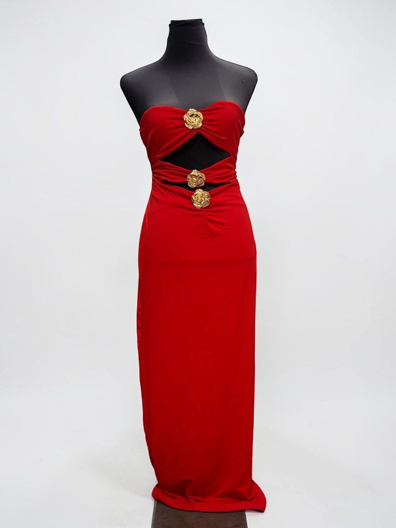 SHEIN Red Strapless Cutout Maxi Dress Size M (Category: Evening dresses & gowns) located in Santa Cruz. Submitted by zellethrifts (Listing ID 1469486621, Image 2). Description: • Bought in Shein • Brand new / unused • Fits medium to large • In excellent condition • Photos taken using mannequin only 🚚 Shipping via J&T only 📦 Shipping fee to be shouldered by buyer 💳 Mode of payment: GCash 📍 Santa Cruz, Laguna.