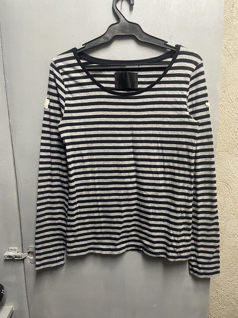 sho.co LTD (Category: Longsleeves) located in Dasmarinas. Submitted by jessputrages (Listing ID 1469481640, Image 1). Description: For sale Sho.co ltd Excellent condition No issue 500 plus shipping fee Pm for more details.