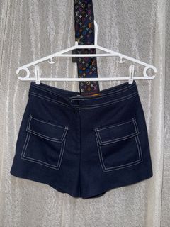 (Category: ) located in . Submitted by maisonreloved.shop (Listing ID 1469528921, Image 1). Description: .