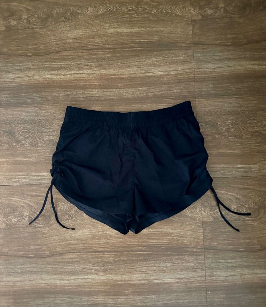 Shorts (Category: Shorts) located in Porac. Submitted by gentlefox_e6359d (Listing ID 1469466335, Image 1). Description: .