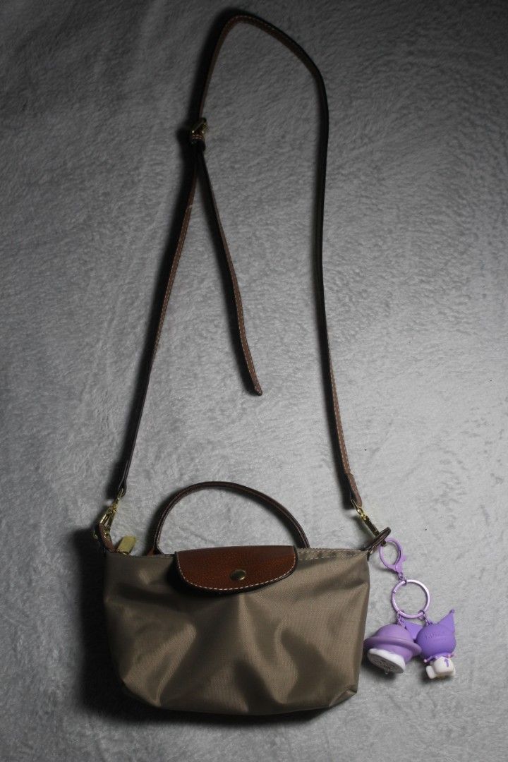 Shoulder Bag (Category: Shoulder Bags) located in Tarlac. Submitted by trishatrish3 (Listing ID 1469406834, Image 2). Description: .