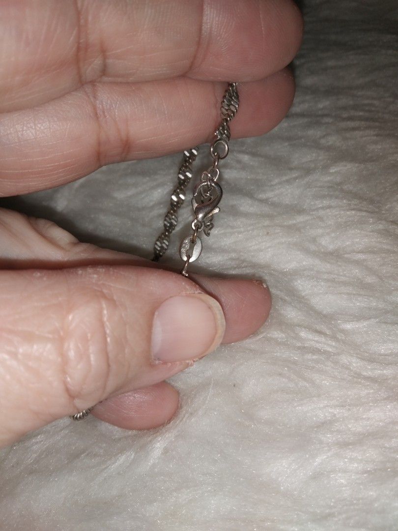 Silver 925 twist design bracelet (Category: Bracelets) located in Quezon City. Submitted by eidorableshop (Listing ID 1469406557, Image 2). Description: .