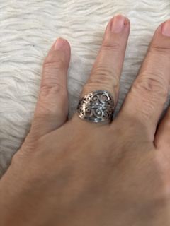 (Category: ) located in . Submitted by vintageaccessories (Listing ID 1469398574, Image 1). Description: .