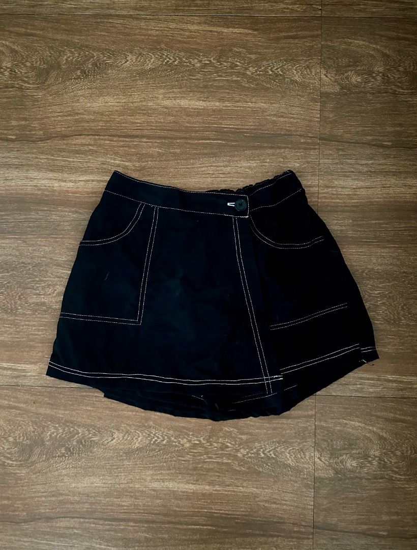 Skort (Category: Other Bottoms) located in Porac. Submitted by gentlefox_e6359d (Listing ID 1469464759, Image 1). Description: .