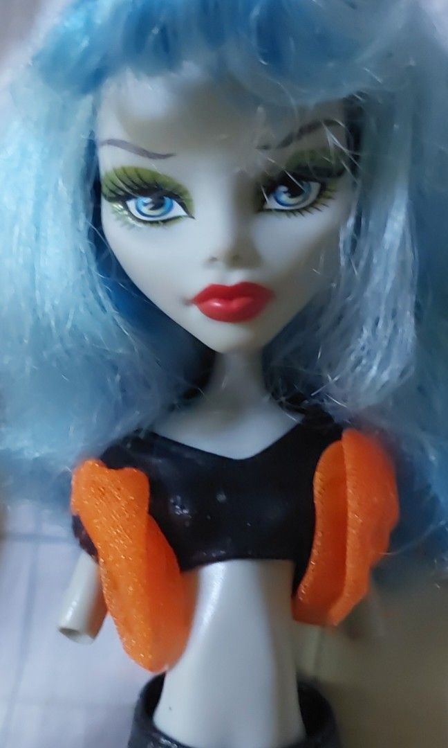 SKULLSHORES GHOULIA LIMBLESS FS (Category: Figurines & Statues) located in Las Pinas. Submitted by g.bonx (Listing ID 1469540644, Image 2). Description: fs skullshores ghoulia SOLD price: 300 / not going lower this is the EXACT price - in diff clothes - no shoes - missing limbs - no chip marks on the face MOP: GCASH MOD: JNT DM IF INTERESTED 📩 AND ALSO FOR FURTHER DETAILS TOO!..
