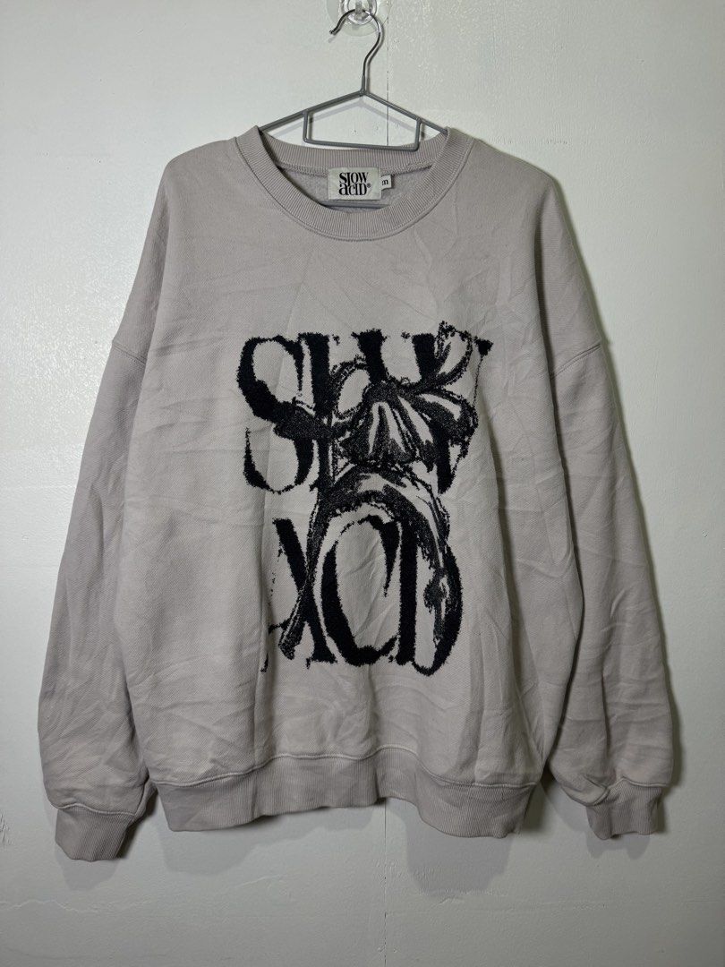Slow Acid Crewneck Sweatshirt (Category: Coats, Jackets and Outerwear) located in Maragusan (San Mariano). Submitted by dripdrops_ddo (Listing ID 1469553668, Image 1). Description: 🏷️ SLOW ACID Peach Skin Rusty Logo Dimes: 25W x 27L Size: Medium on tag but can fit up to Large Color rate:9.5/10 In good condition.