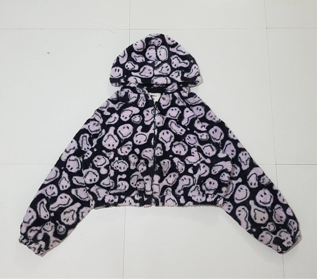 Smiley x H&M (Category: Announcements) located in Imus. Submitted by gabrielseth_12 (Listing ID 1469454422, Image 1). Description: Smiley x H&M Crop jacket Size medium to large (women’s) Excellent condition 250pesos +shipped Imus cavite location.