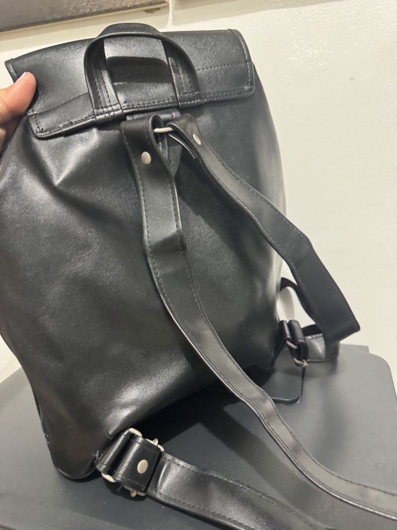 Snoopy Black Faux Leather Backpack Peanuts Charles Schulz (Category: Backpacks) located in Imus. Submitted by budolfindsimus (Listing ID 1469499980, Image 3). Description: 🖤 SNOOPY JAPAN BACKPACK - MAGAAN & MALINIS LOOB 🖤 No brand pero Japan source at ang cute! Snoopy lovers, eto na! 😍 DETAILS: Brand: No brand (Japan Source) - Snoopy by Charles M. Schulz Material: Premium Faux Leather / Synthetic Leather (High Quality Japan) Hindi tunay na lea