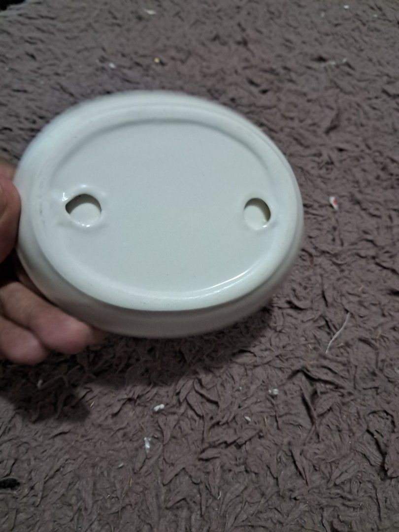 Soap dish (Category: Bathroom & Kitchen Fixtures) located in Cavite. Submitted by secretjapansurplus (Listing ID 1469470508, Image 3). Description: 20 pesos only 1 available.