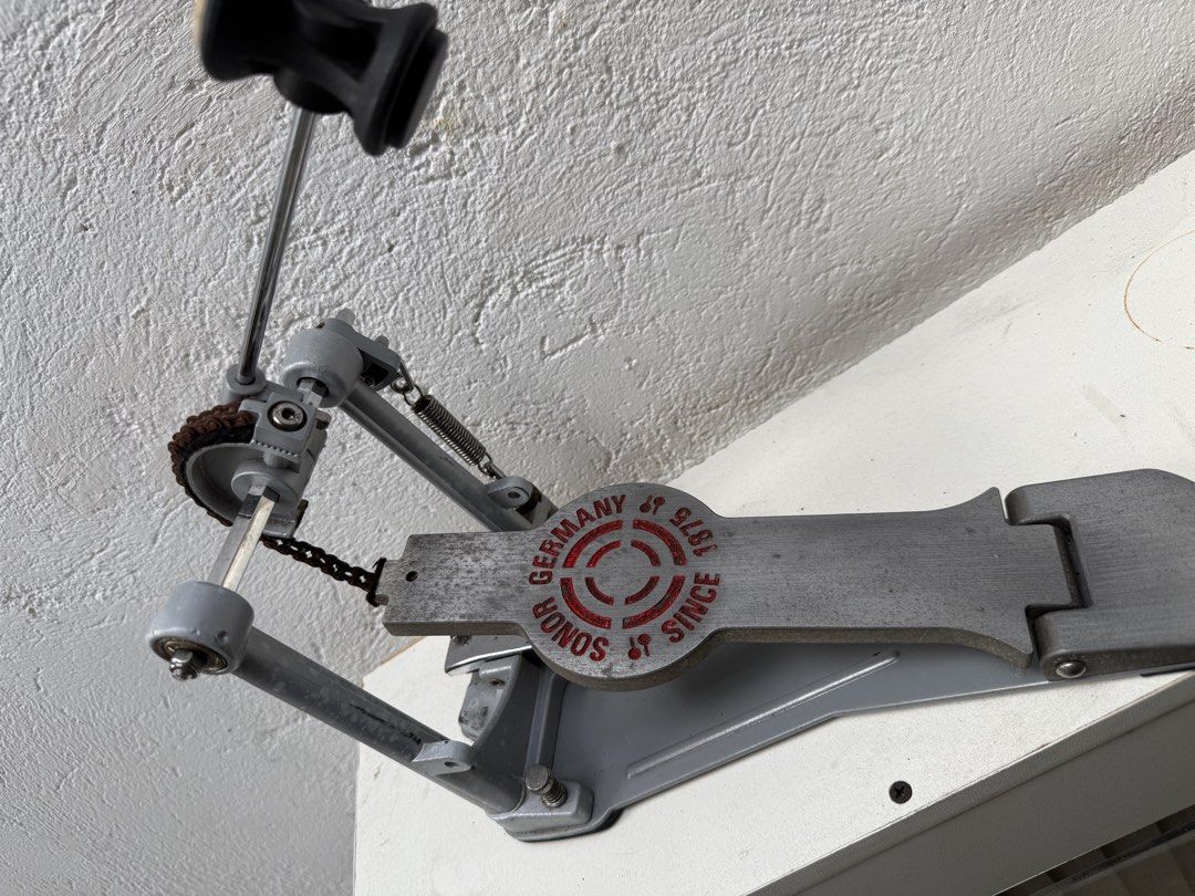 Sonor Single pedal (Category: Musical Instruments) located in Manila. Submitted by mcrns628 (Listing ID 1469412586, Image 2). Description: Used sonor single pedal Single chain Long footboard Signs of usage Bought 2nd hand Used it twice Nakatambak na lang +sf Meet up 👍🏻.