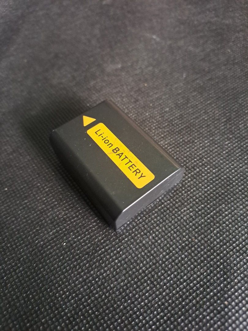 Sony NP-FW50 replacement Battery (Category: Batteries & Chargers) located in Quezon City. Submitted by ph_araoh (Listing ID 1469417362, Image 1). Description: - Brand: PATONA replacement battery - Model: NP-FW50 100% compatible with Sony battery - Specs: Li-ion, 7.2V, 950mAh (6.8Wh) - Compatibility: Sony mirrorless cameras including a6000, a6100, a6300, a6400, a6500 - Good as back up to OEM battery - Sony battery cost: P3,700 !.