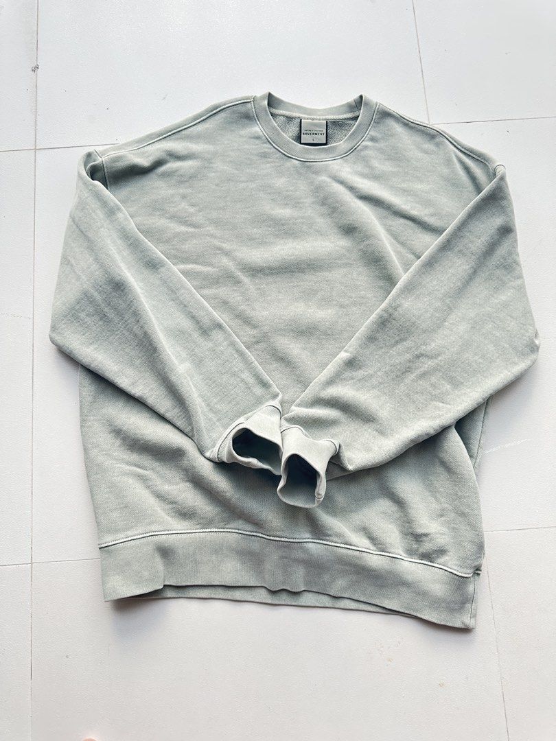 SOVERMENT Mint Crewneck Sweatshirt (Category: Formal Shirts) located in Angeles City. Submitted by royal_vintage_thriftshop (Listing ID 1469457867, Image 3). Description: No issue Good condition Chest 26 Length 26.