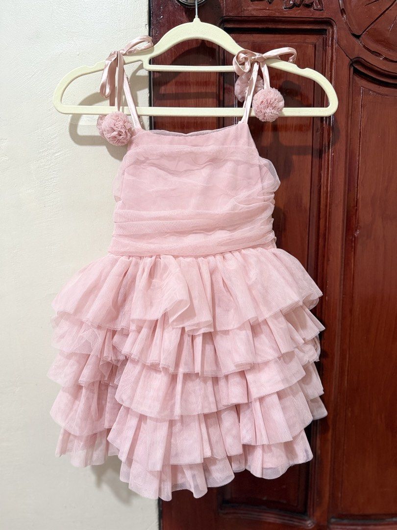 Spinkie 4/5 (Category: Babies & Kids Fashion) located in Santa Maria. Submitted by maricel209088 (Listing ID 1469436520, Image 1). Description: Spinkie 4/5 yung issue is yung sa strap na pompom natanggal na yung tahi kaya binuhol ko nlng.