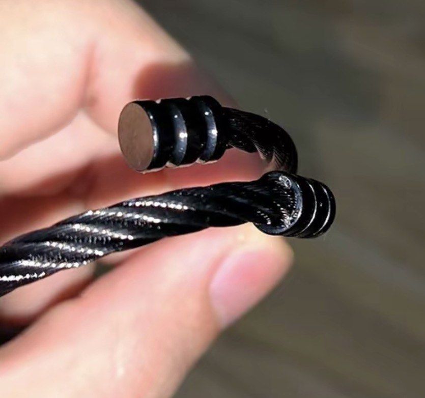 Stainless bangles per pc can wet it (Category: Bracelets) located in Manila. Submitted by vintageaccessories (Listing ID 1469498404, Image 3). Description: .