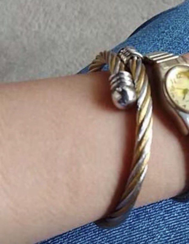 Stainless bangles per pc can wet it (Category: Bracelets) located in Manila. Submitted by vintageaccessories (Listing ID 1469498404, Image 2). Description: .