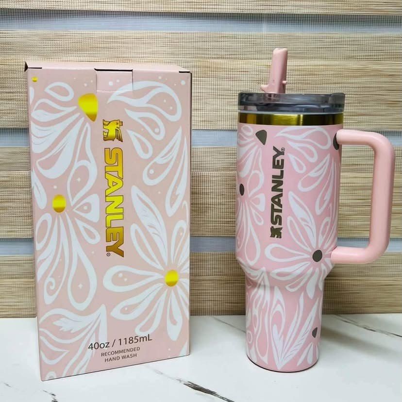 Stanley Quencher H2.0 Flowstate Tumbler (Category: Water Bottles & Tumblers) located in Guinobatan. Submitted by jadieee_young22 (Listing ID 1469422366, Image 3). Description: STANLEY QUENCHER H2.0 FLOWSTATE 40oz • comes with box, manual, & straw • mall pull out quality (do some research before buying) • pre-order (3-5 days process only) • actual photos | what you see is what you get • can ship nationwide via tiktok co ps. since pre- order, only 