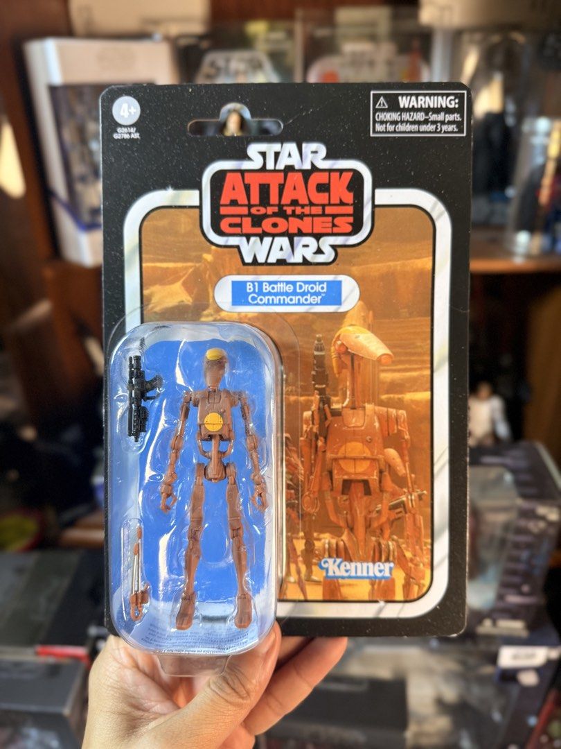 Star Wars The Vintage Collection B1 Battle Droid Commander (Category: Figurines & Statues) located in Quezon City. Submitted by collectorsoftheforceph (Listing ID 1469401853, Image 1). Description: - Item: Star Wars The Vintage Collection B1 Battle Droid Commander - Theme: Star Wars Attack of the Clones - Accessories: Includes blaster and separate antenna - Condition: Brand new on card, with cardboard backer and plastic bubble protector intact - 