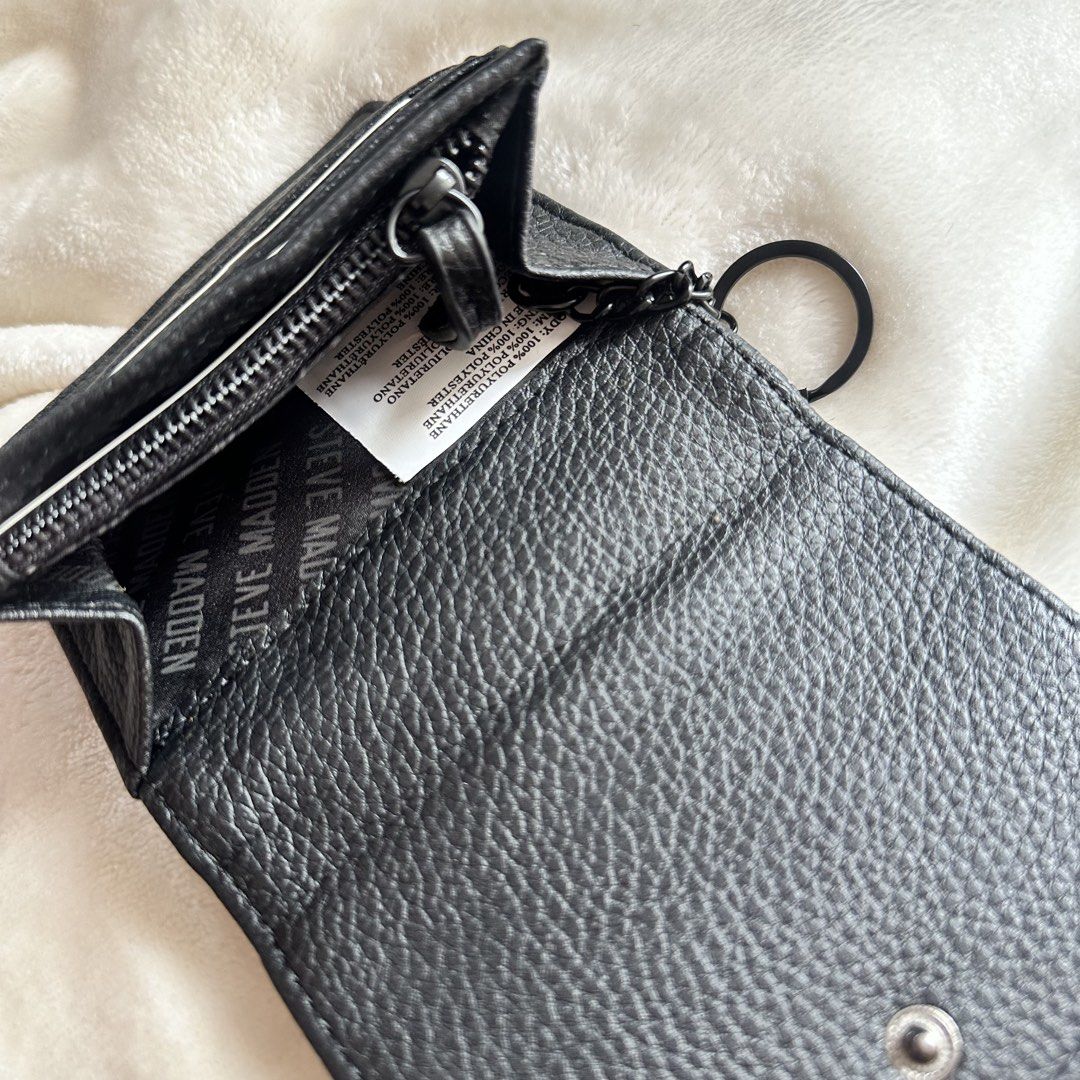 Steve Madden Blaney Wallet (Category: Wallets & Card holders) located in Arayat. Submitted by eyynythingfinds (Listing ID 1469560514, Image 3). Description: Unused without tag.