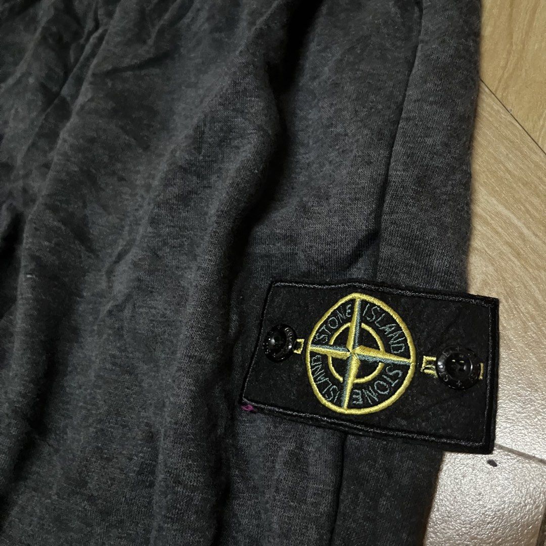 stone island pants (Category: Activewear) located in Cavite. Submitted by sacmaestro444 (Listing ID 1469542838, Image 3). Description: large on tag good condition no issue .