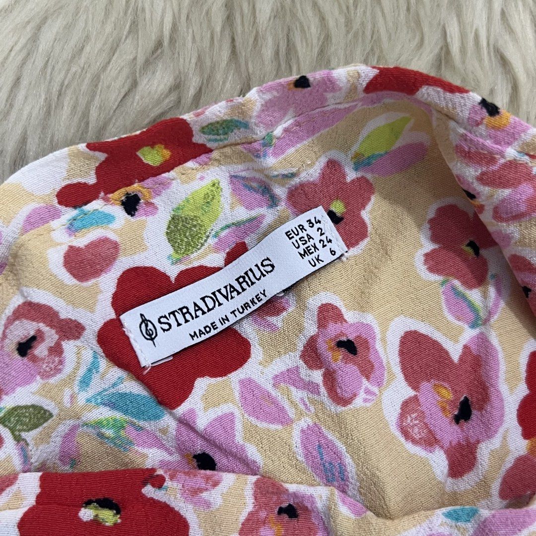 Stradivarius Floral Skort (Category: Skirts) located in Mandaue City. Submitted by heeba_inu2 (Listing ID 1469490071, Image 3). Description: - Pretty floral skort! - When worn photo in last slide.