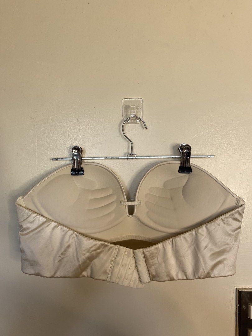 Strapless bra s/m cup b salef27 (Category: Undergarments & Loungewear) located in Baguio. Submitted by buyforless_2600 (Listing ID 1469418681, Image 2). Description: .