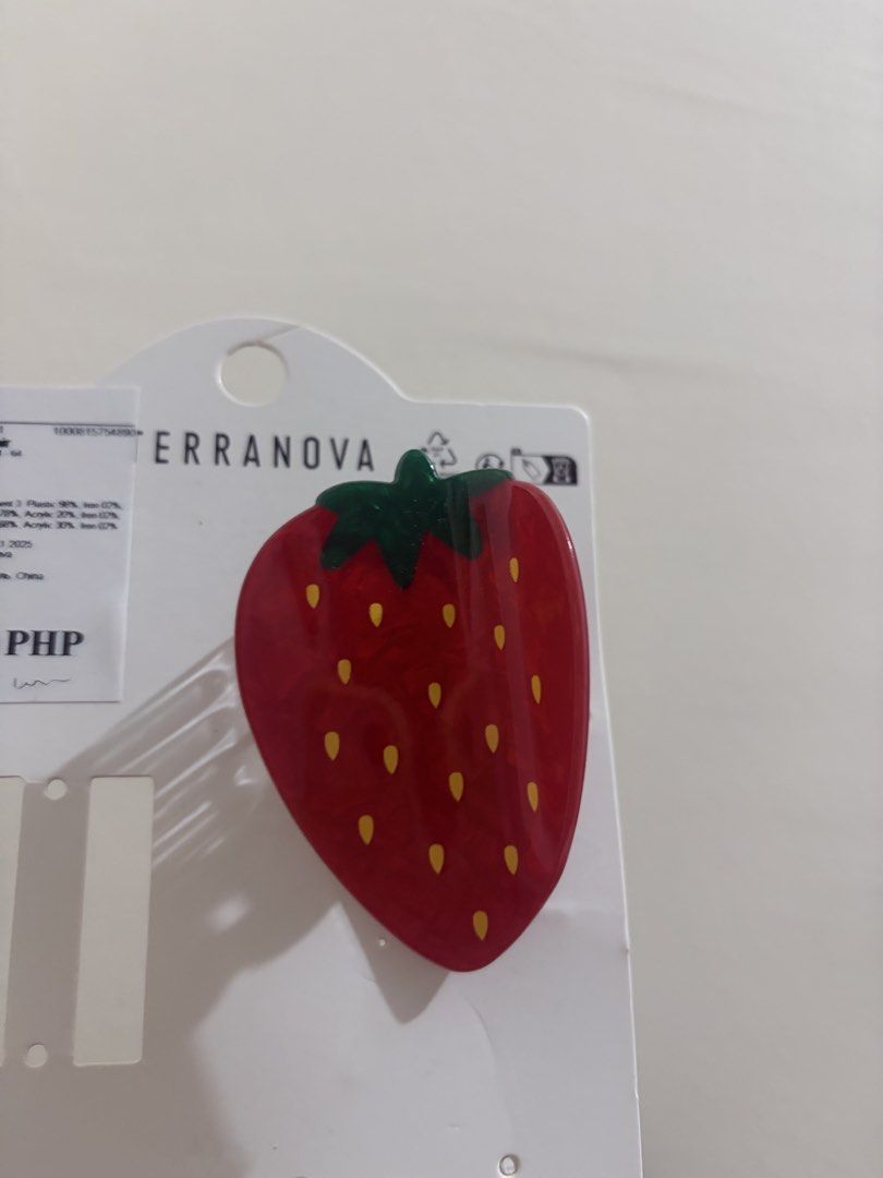 Strawberry hair clip (Category: Hair Accessories) located in Manila. Submitted by chiiisells_ (Listing ID 1469525684, Image 3). Description: .