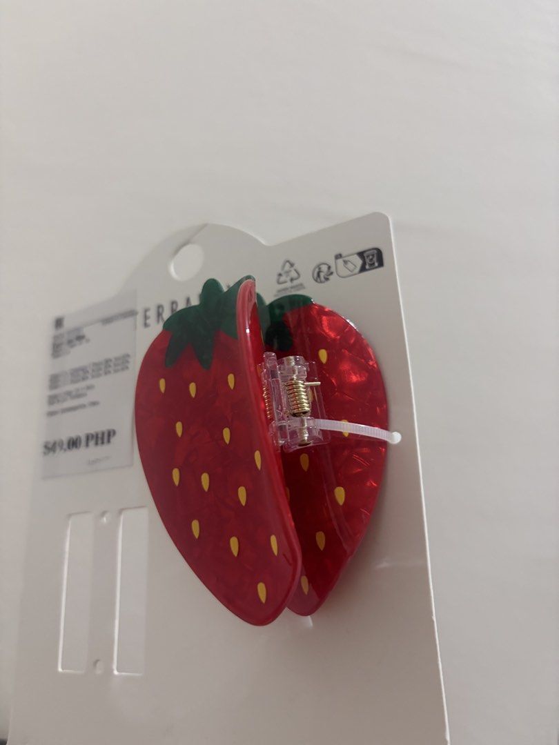 Strawberry hair clip (Category: Hair Accessories) located in Manila. Submitted by chiiisells_ (Listing ID 1469525684, Image 1). Description: .