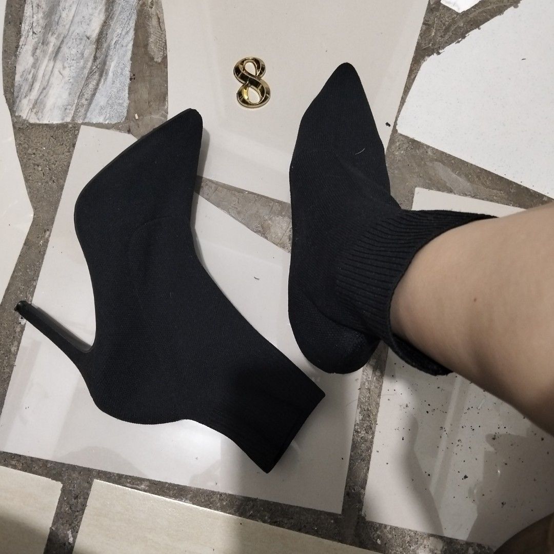 Stretchy Boots (Category: Boots) located in El Salvador. Submitted by francheskaukayukay (Listing ID 1469399106, Image 1). Description: .