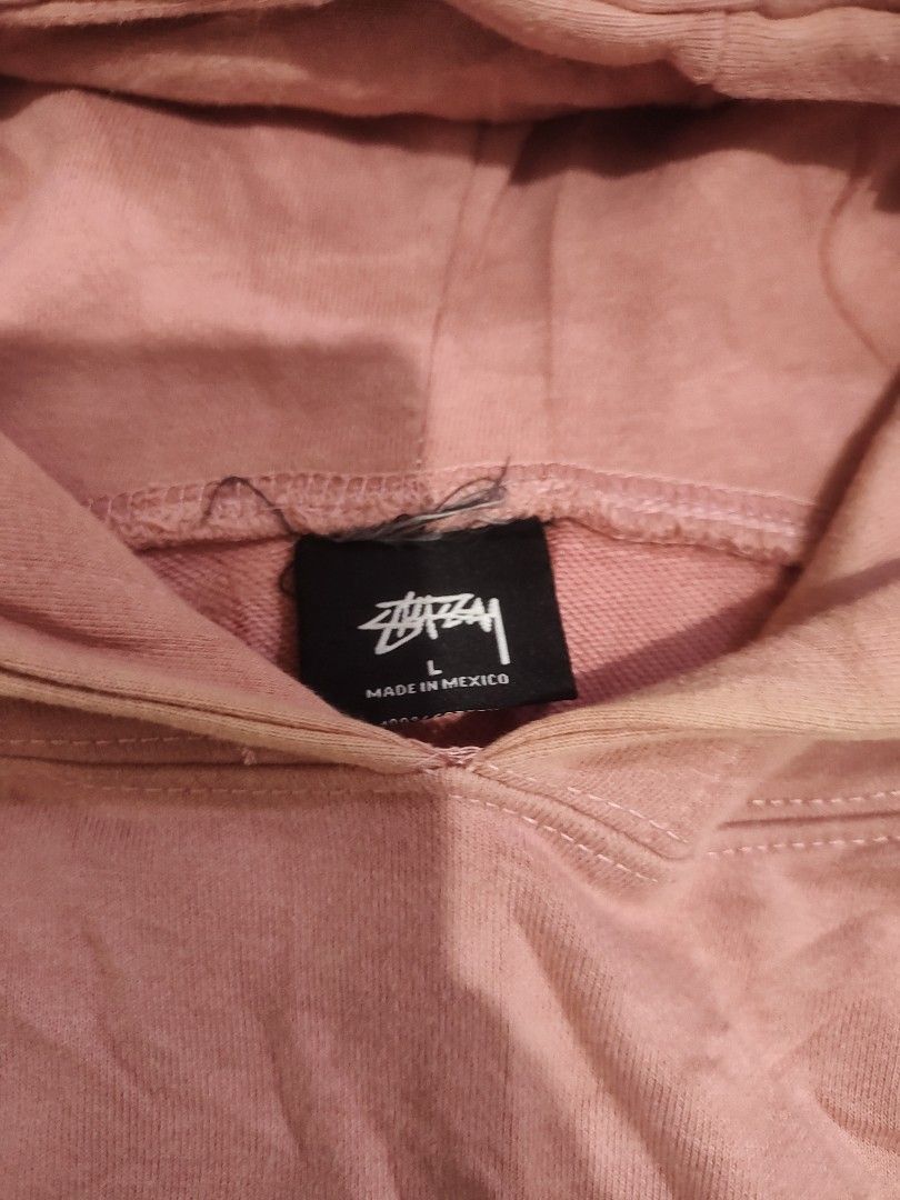 Stussy Hoodie (Category: Coats, Jackets and Outerwear) located in Labo. Submitted by ronelryan (Listing ID 1469495209, Image 2). Description: Large on tag Slight fade sa hood.