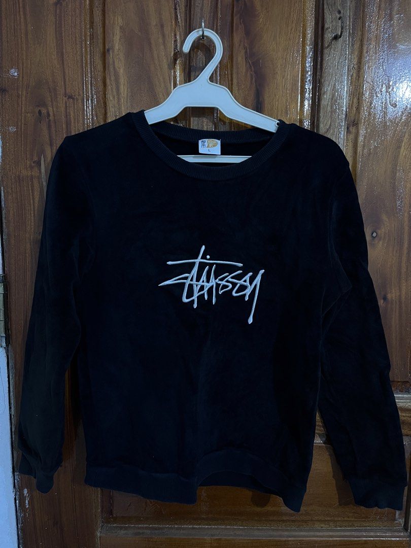 Stussy like Black Embroidered (Category: Coats, Jackets and Outerwear) located in Baguio. Submitted by gbwardrobe (Listing ID 1469508966, Image 1). Description: Velvet.