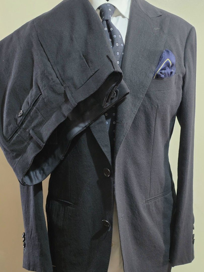 Suit by Camoshita UA (Category: Coats, Jackets and Outerwear) located in Baguio. Submitted by Th0p7 (Listing ID 1469428518, Image 1). Description: .