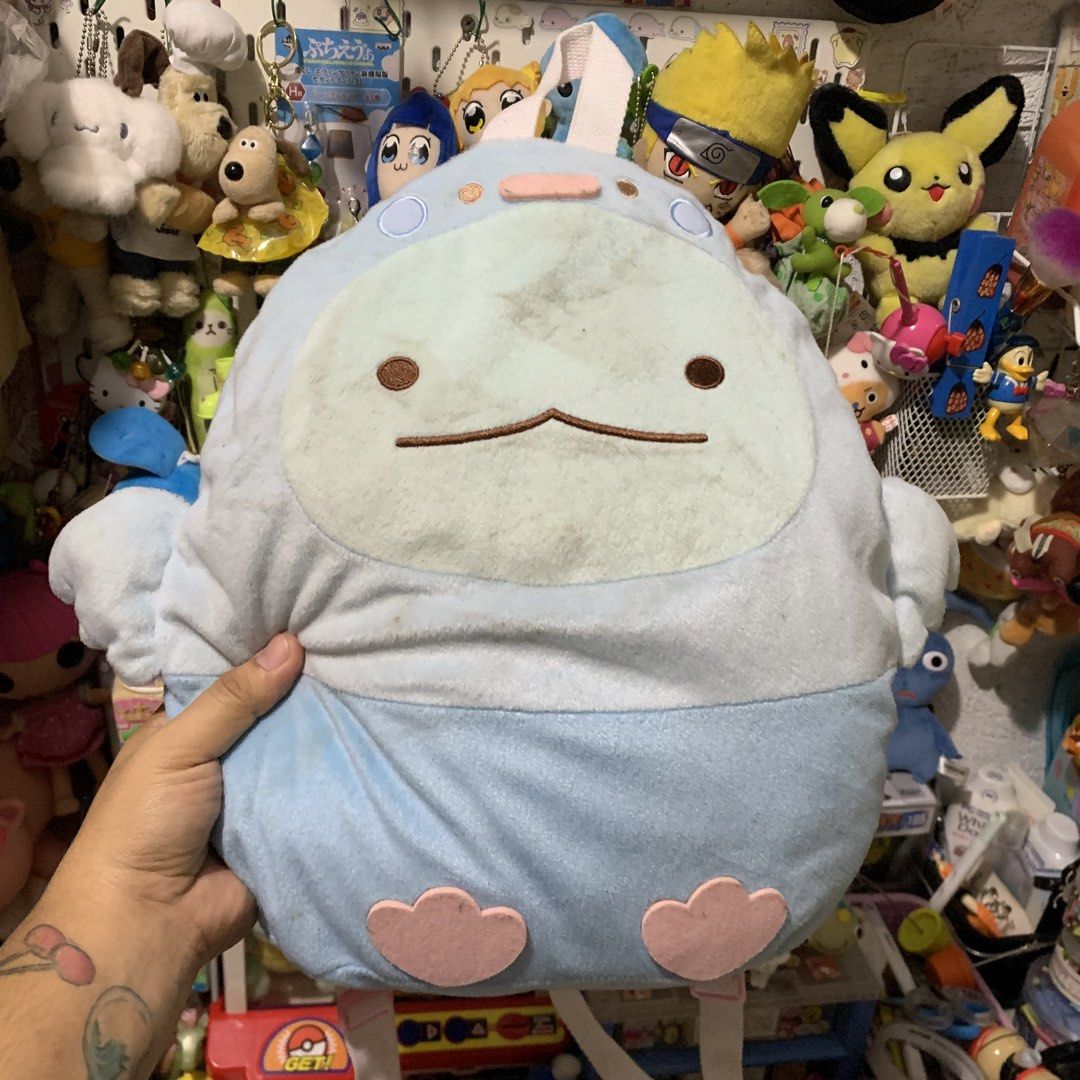 Sumikko Gurashi Tokage (Lizard) Plush Backpack (Category: Plushies & Soft Toys) located in Santa Maria. Submitted by stussystoo (Listing ID 1469503094, Image 1). Description: needs wash.