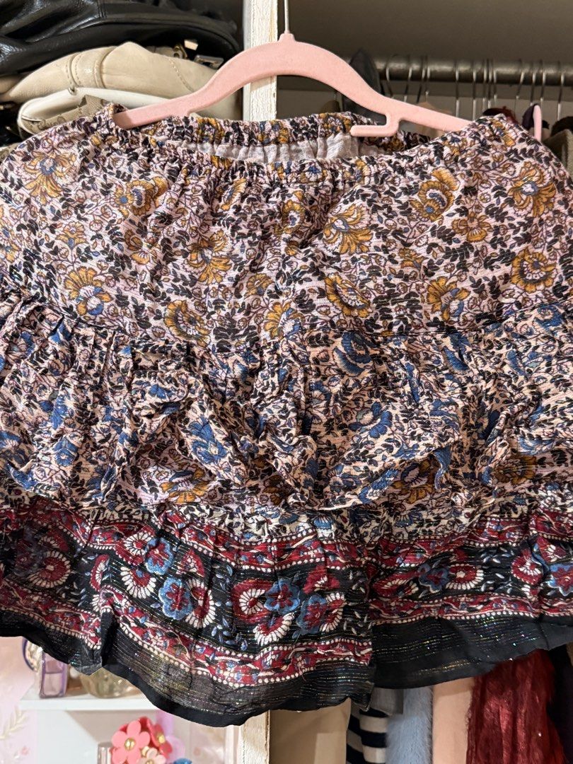 Summer Boho Skirt (Category: Skirts) located in Lapu Lapu. Submitted by bzzzzarah (Listing ID 1469562179, Image 3). Description: Chic Boho Skirt cute for summer outfits Has Gold accents Small, stretchable Has no damages .