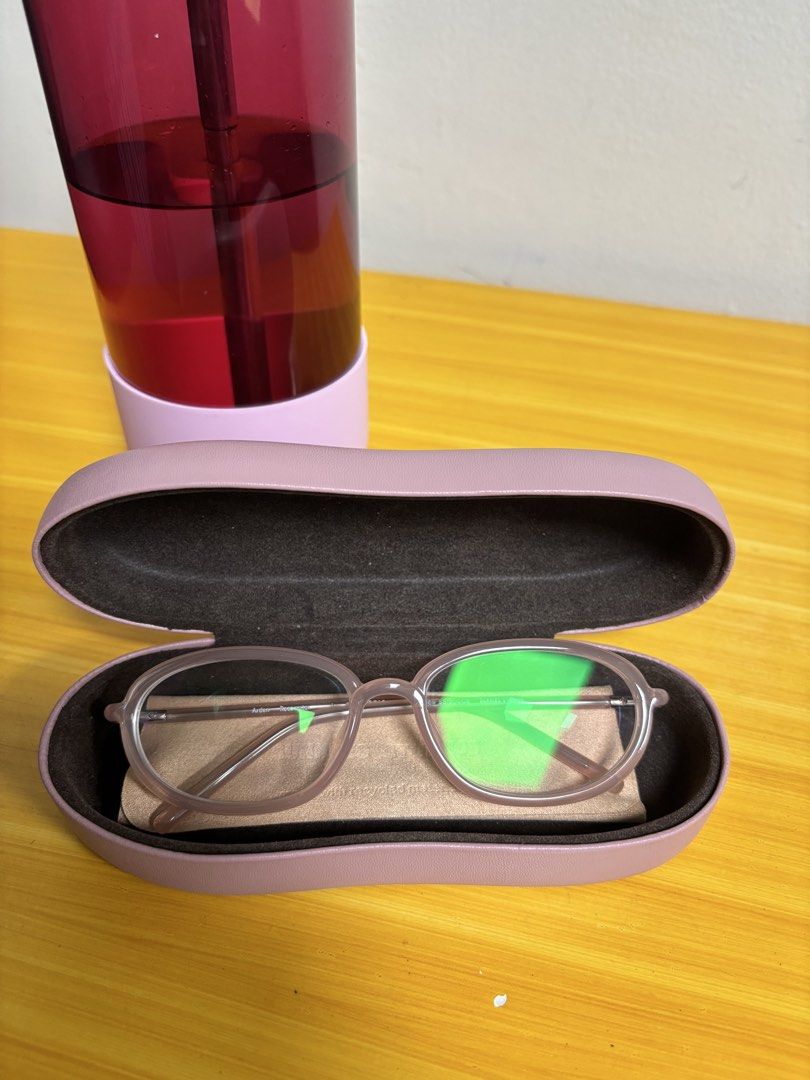 Sunnies Arden (Category: Sunglasses & Eyewear) located in Calamba. Submitted by caliyasho (Listing ID 1469439716, Image 3). Description: SUNNIES ARDEN ROSEWATER Details: - 100% good as new - No any flaws or defects RFS: - Hindi po bagay saken - Need funds Issue/s: - Graded na po sya 5.75 both eyes but you can replace the lens in any eyewear shop Mode of Payment: - Gcash or Bank Transfer Delivery: - Can book lalamove for same day delivery - Delive