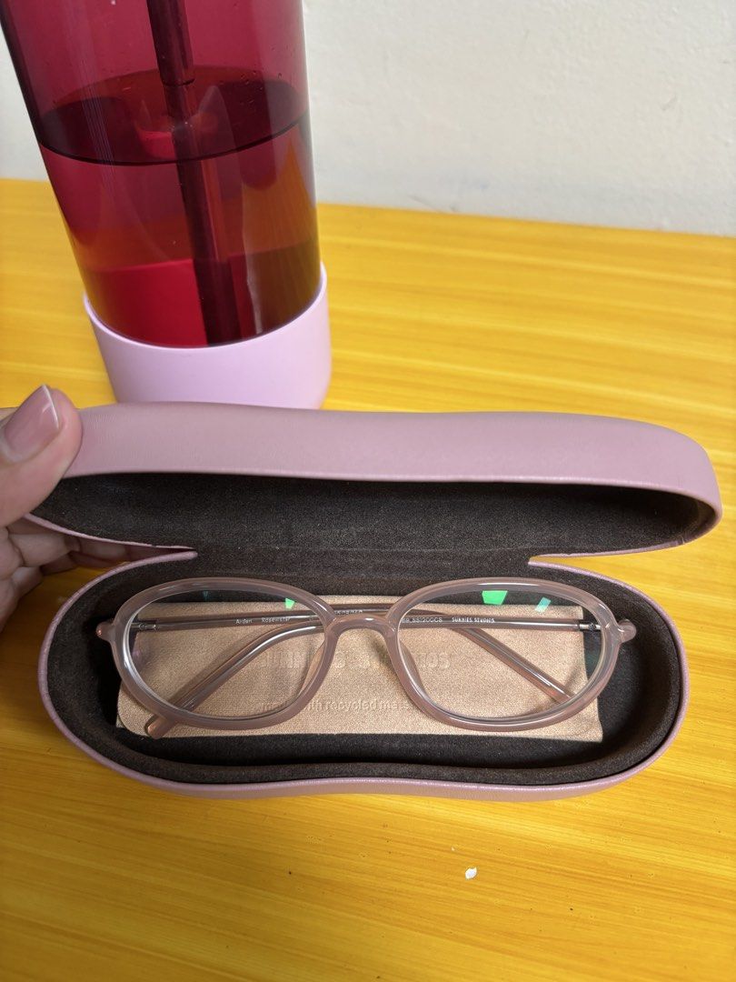 Sunnies Arden (Category: Sunglasses & Eyewear) located in Calamba. Submitted by caliyasho (Listing ID 1469439716, Image 1). Description: SUNNIES ARDEN ROSEWATER Details: - 100% good as new - No any flaws or defects RFS: - Hindi po bagay saken - Need funds Issue/s: - Graded na po sya 5.75 both eyes but you can replace the lens in any eyewear shop Mode of Payment: - Gcash or Bank Transfer Delivery: - Can book lalamove for same day delivery - Delive