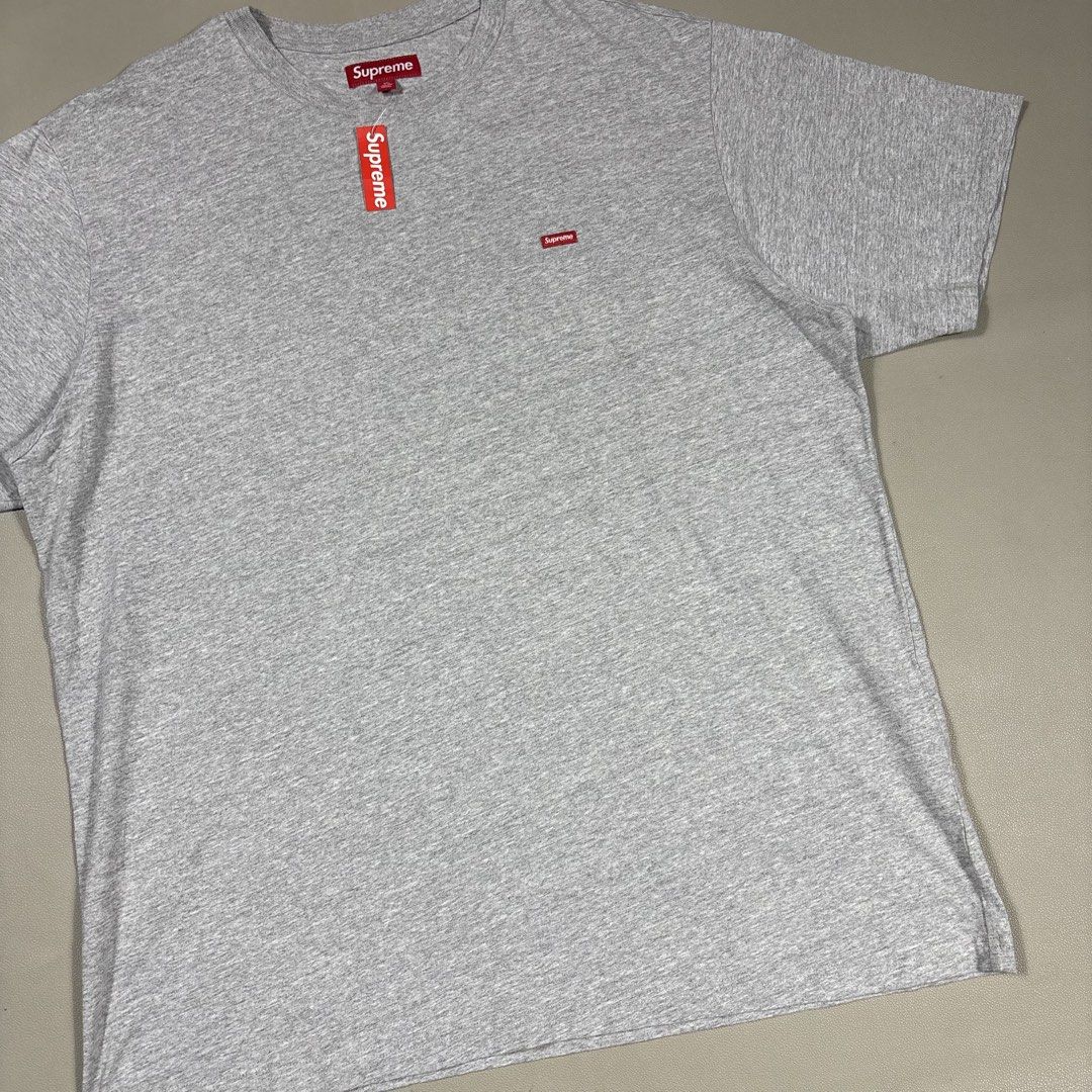 Supreme FW19 Small Box Tee in Heather Grey. (Category: Tshirts & Polo Shirts ) located in Quezon City. Submitted by dufflebag_boy (Listing ID 1469396441, Image 2). Description: Supreme FW19 Small Box Tee in Heather Grey. -Price: 2,000 -Size: xl -Measurement -Width: 25 -Lenght: 30.5 -Bnew HMU 📩.