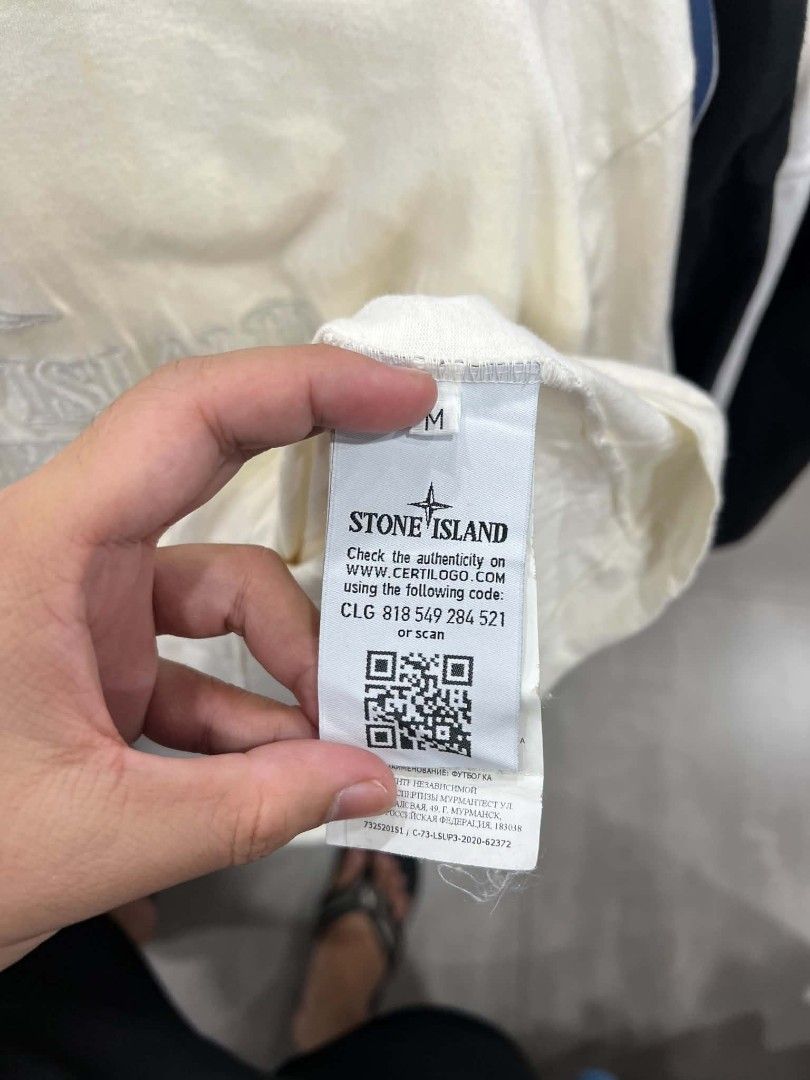 Supreme x Stone Island Embroidered Logo Tee (Category: Tshirts & Polo Shirts ) located in Urdaneta. Submitted by jayceegarage (Listing ID 1469547285, Image 3). Description: - Authentic Supreme x Stone Island collaboration - Color: Off-white with large tonal embroidered chest logo - Classic crew neck, short sleeves - Size: Medium - Includes inner collar tags and Certilogo code for verification.