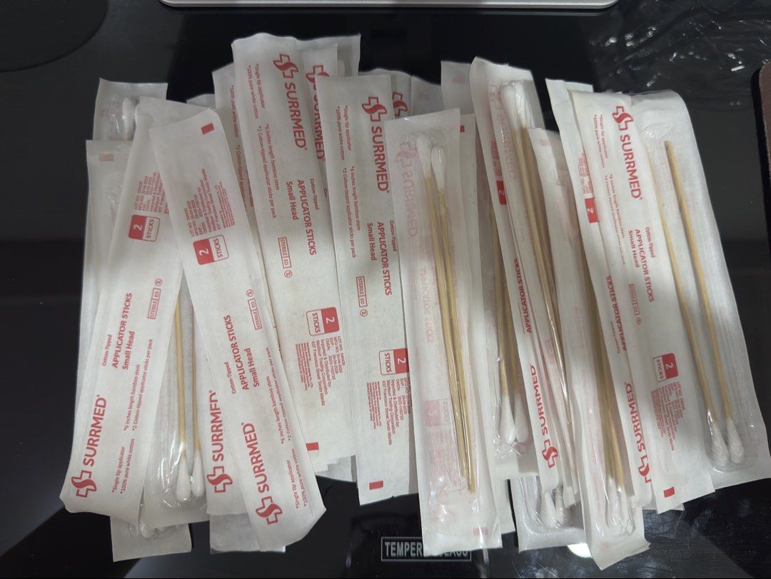 Surrmed Applicator Sticks (29 pcs) (Category: Medical Supplies & Tools) located in Manila. Submitted by goodfindsmnl_ (Listing ID 1469501350, Image 1). Description: .