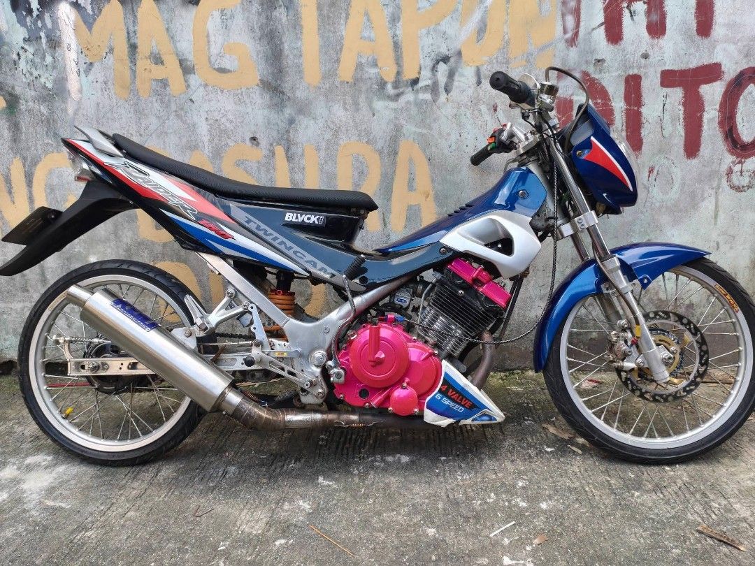Suzuki Raider 150 Twincam Underbone Motorcycle (Category: Motorbikes for Sale) located in Caloocan City. Submitted by emjhay09 (Listing ID 1469478618, Image 1). Description: 2017 𝗠𝗼𝗱𝗲𝗹 𝗻𝗮𝗸𝗮 𝗚𝗲𝗻.1 𝗸𝗮𝗵𝗮.. 💥𝗽𝗼𝗿𝗺𝗮𝗱𝗼 𝗻𝗮𝗱𝗶𝗻.. 💥𝗯𝗮𝗴𝗼𝗻𝗴 𝗣𝗼𝘄𝗱𝗲𝗿 𝗖𝗼𝗮𝘁 𝘆𝘂𝗻𝗴 𝗛𝗲𝗮𝗱 𝗮𝘁 𝗰𝗿𝗮𝗻𝗸 𝗰𝗮𝘀𝗲 𝗰𝗼𝘃𝗲𝗿𝘀. 💥𝗯𝗮𝗴𝗼 𝗱𝗶𝗻 𝗺𝗴𝗮 𝗴𝘂𝗹𝗼𝗻𝗴. 💥30𝗺𝗺 𝗻𝗮 𝗞𝗲𝗶𝗵𝗶𝗻 𝗖𝗮𝗿𝗯. 💥𝘁𝘂𝗯𝗲𝗹𝗲𝘀𝘀 𝗥𝗲𝗮𝗿 𝗧�