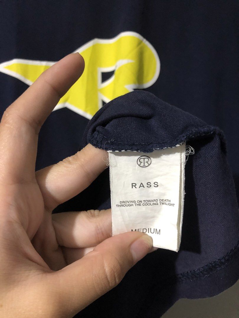 T shirt (Category: Formal Shirts) located in Manila. Submitted by rrkthriftshop_4225 (Listing ID 1469528609, Image 3). Description: 23 by 28.