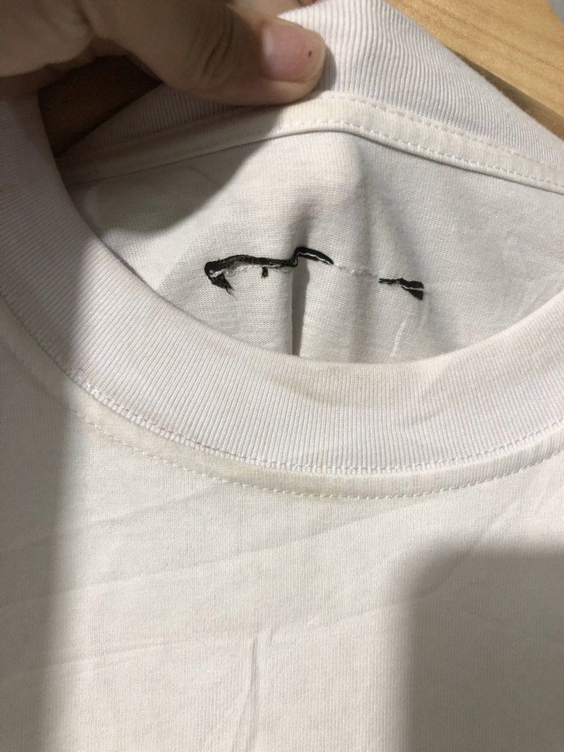T shirt (Category: Formal Shirts) located in Manila. Submitted by rrkthriftshop_4225 (Listing ID 1469529579, Image 3). Description: 20x27.