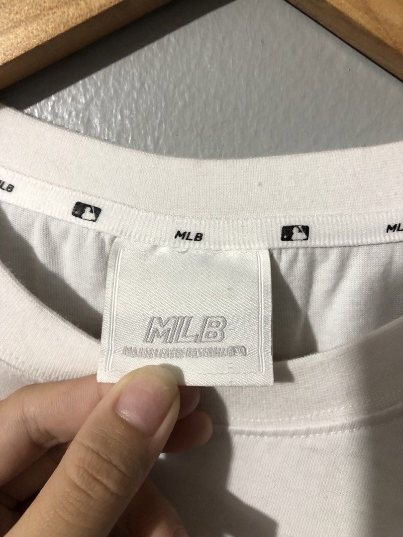 T shirt (Category: Formal Shirts) located in Manila. Submitted by rrkthriftshop_4225 (Listing ID 1469530576, Image 2). Description: 20x27.