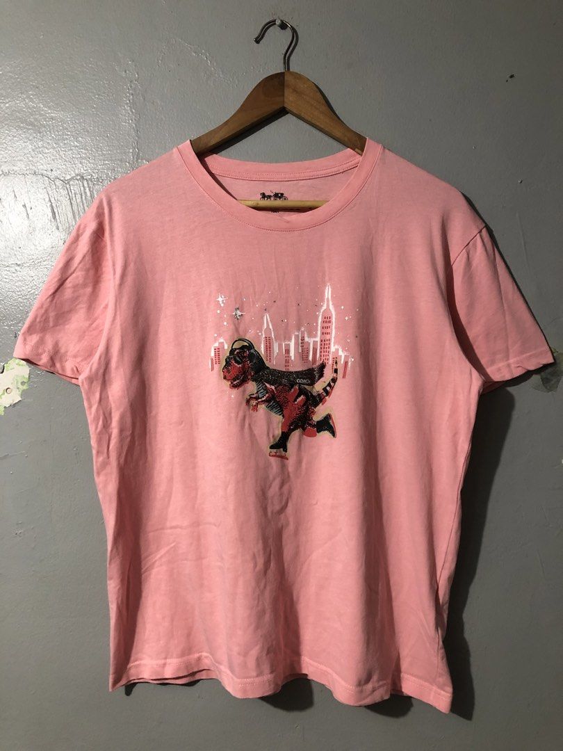 T shirt (Category: Shirts) located in Manila. Submitted by rrkthriftshop_4225 (Listing ID 1469531087, Image 1). Description: 21x26.