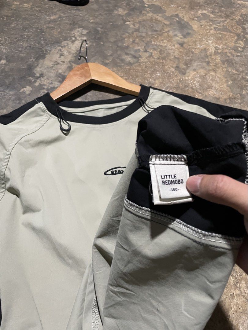 T shirt (Category: Activewear) located in Munoz. Submitted by bb_jimbo0 (Listing ID 1469556125, Image 2). Description: Little redmobo.