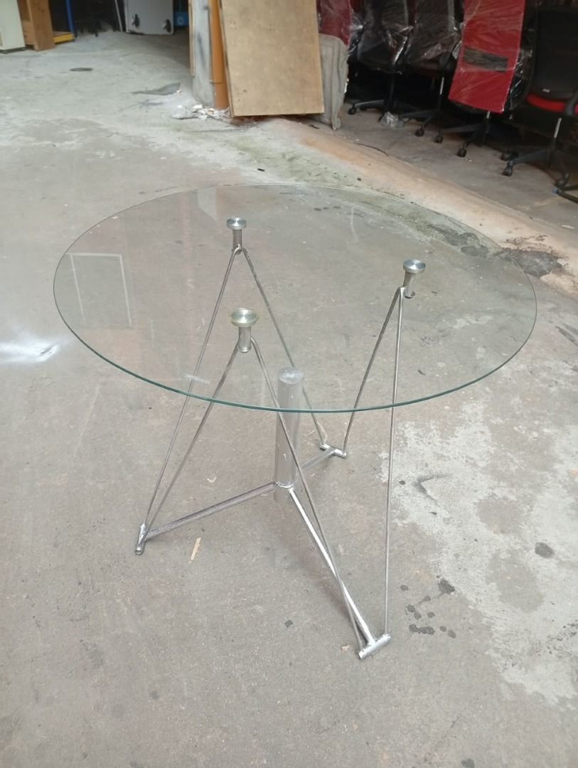 Table (Category: Tables & Sets) located in Petaling Jaya. Submitted by nm016648427690 (Listing ID 1469527130, Image 3). Description: Glass Table Size: W,80,cm,H,56.cm RM-130 Code :Gt-02 Stock Available : 1 Condition : Goods ** (ABOVE PRICE DOES NOT INCLUDE DELIVERY & INSTALLATION) ** We are specialist in BUY or SELL New/Used Home Furniture or Office Equipment [ Perabot Kita Furniture ] Address: L1-03 times 89 Jalan 8A/133, Taman Sri Sentosa, 5800