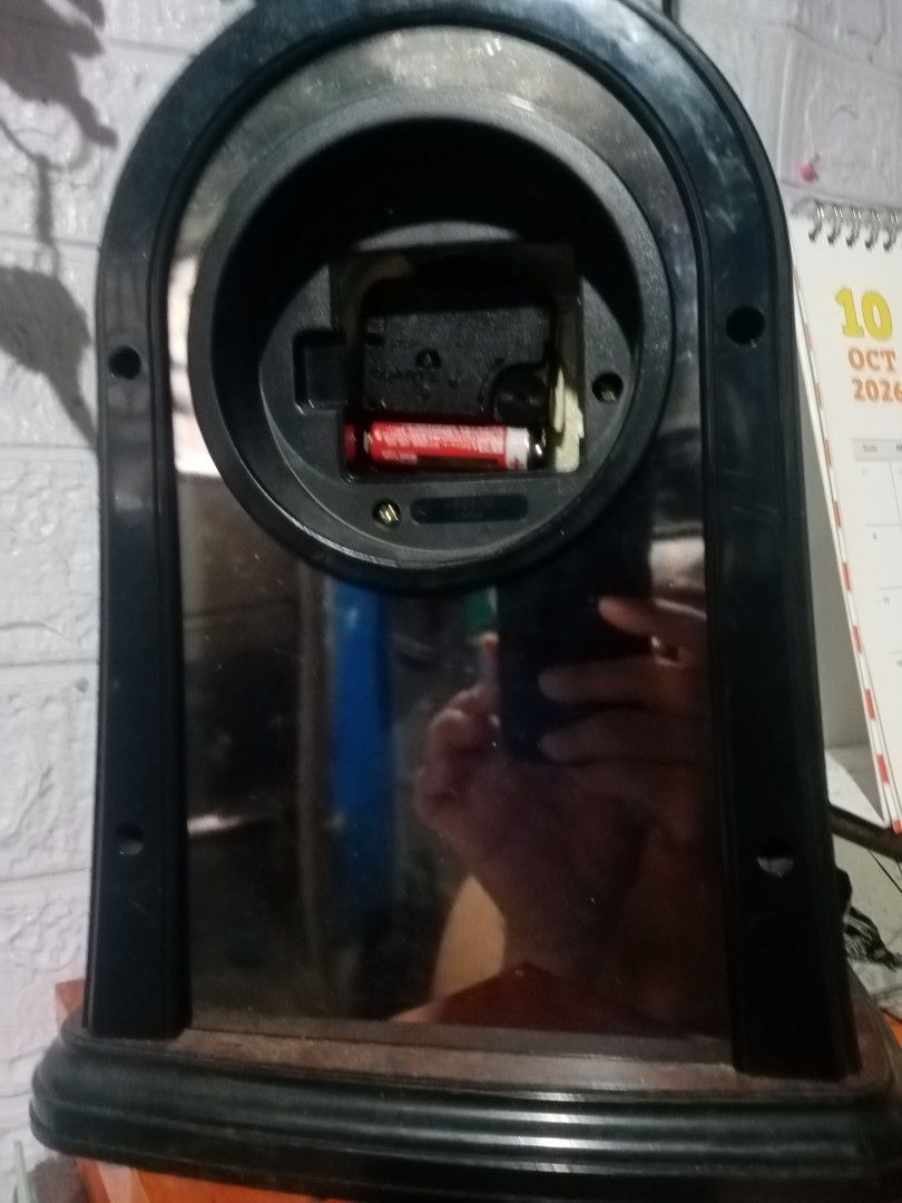 Table clock w rotating pendulum (Category: Clocks) located in Caloocan City. Submitted by highlanderstore (Listing ID 1469556254, Image 3). Description: .
